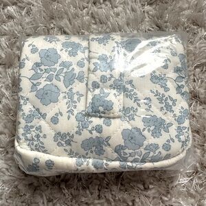 Floral Quilted Women's Bag - Blue and White